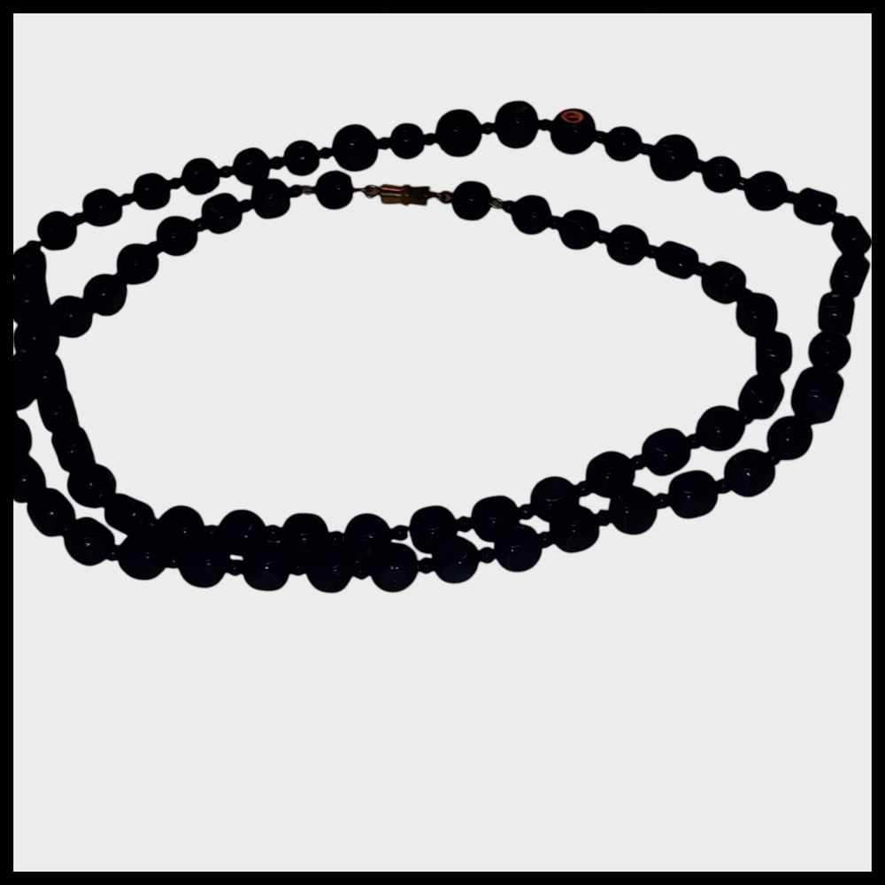 Classic Navy Beaded Long Necklace - Vintage - Picture 10 of 12